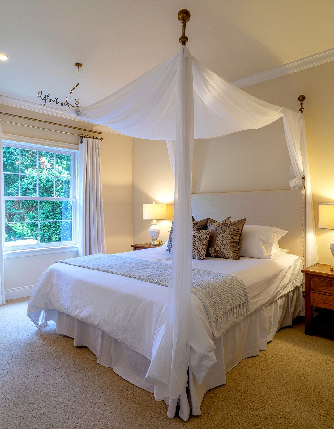 Bed Canopy - 30 bedroom hacks