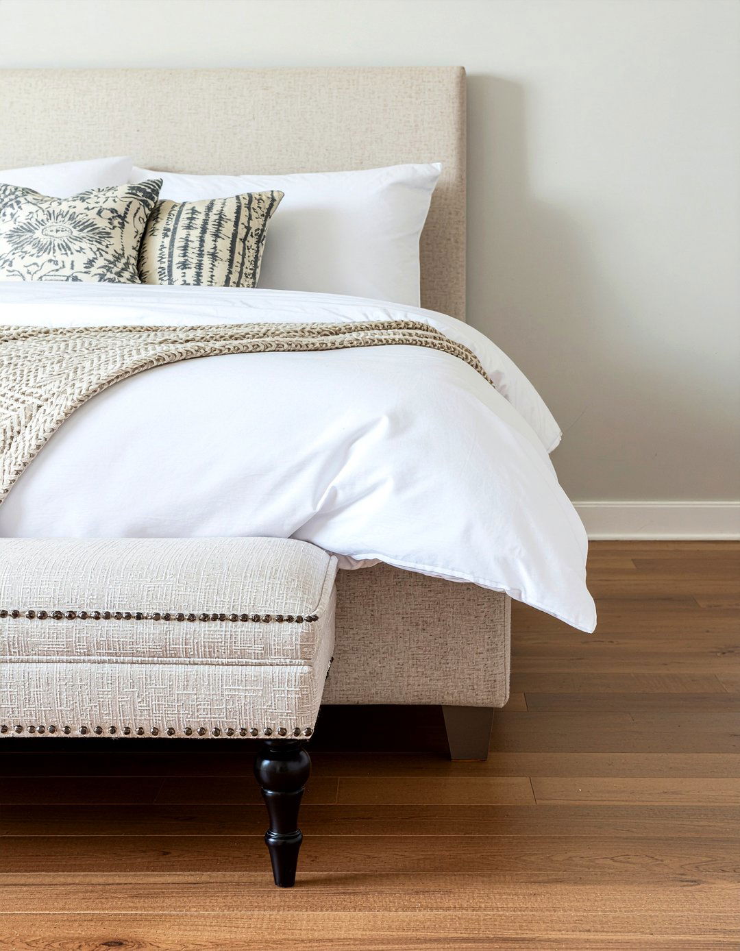 Bed End Bench - 30 bedroom multi-functional ideas