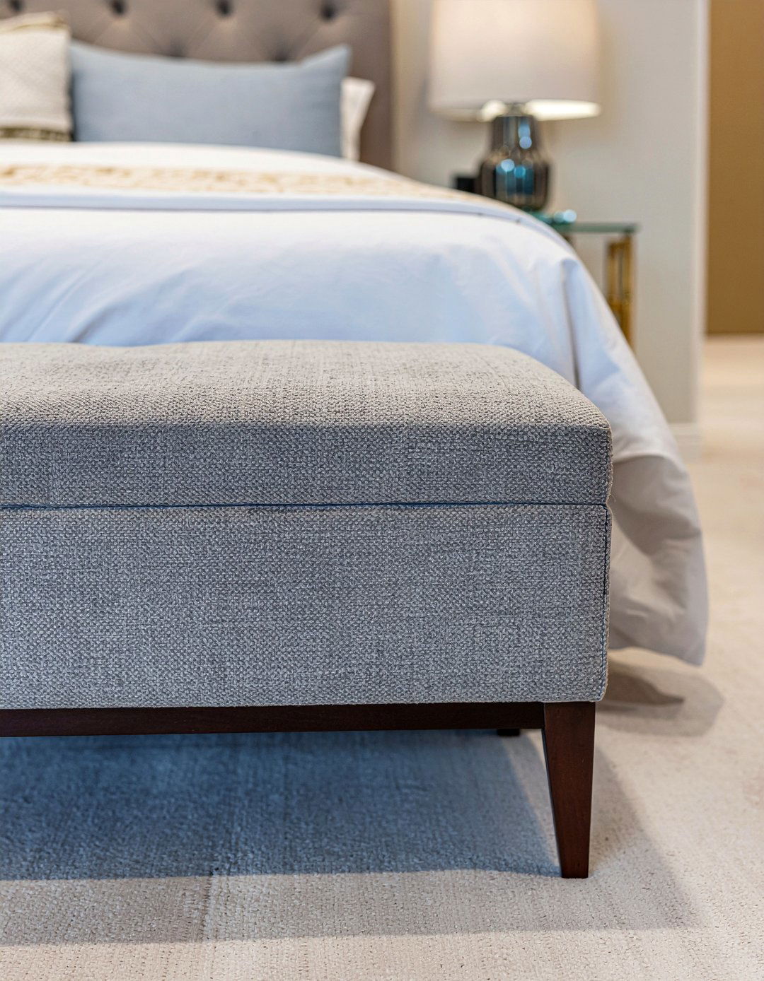 Bed bench with storage - 30 bedroom bag storage ideas