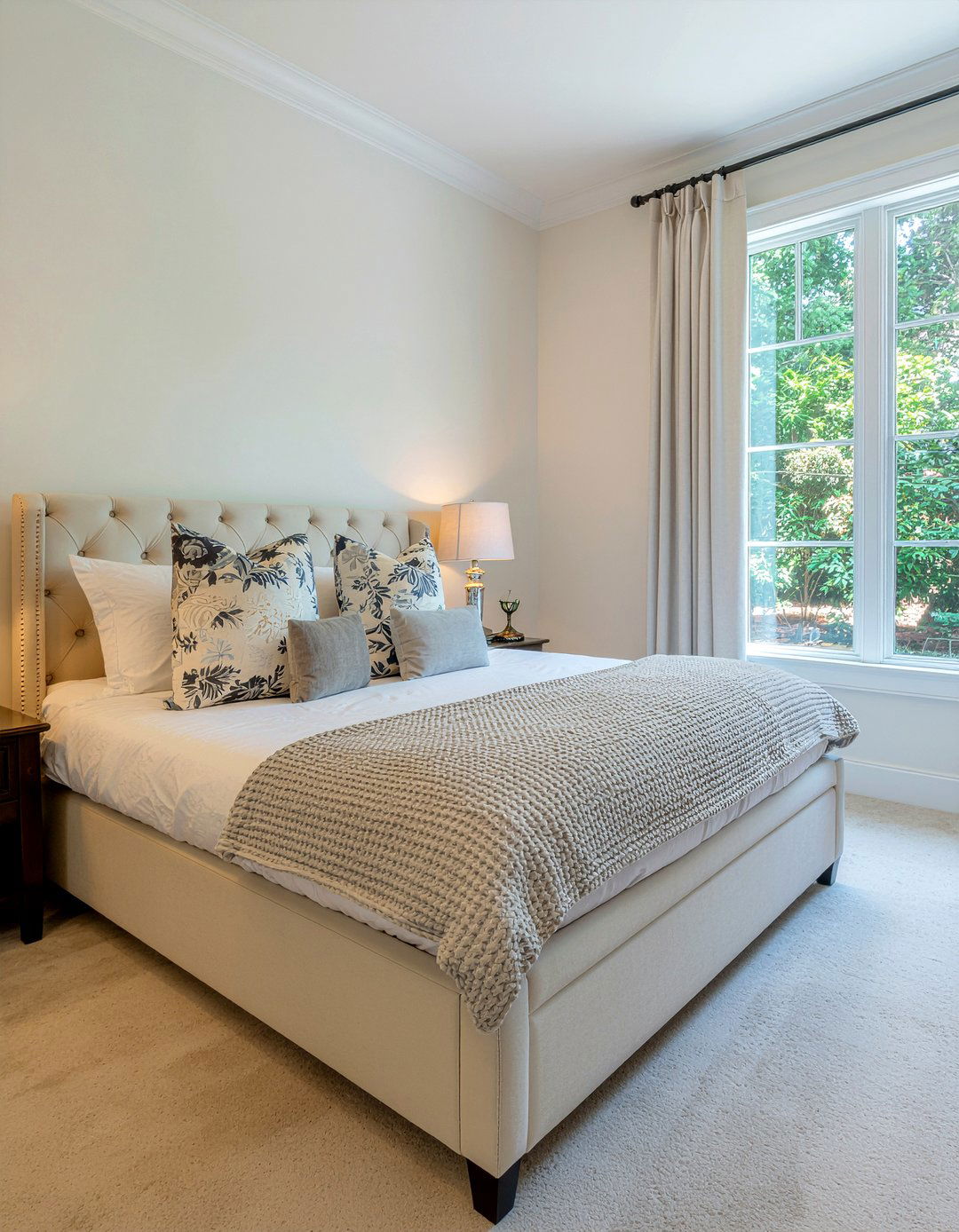 Bedroom Daybed - 30 bedroom seating ideas