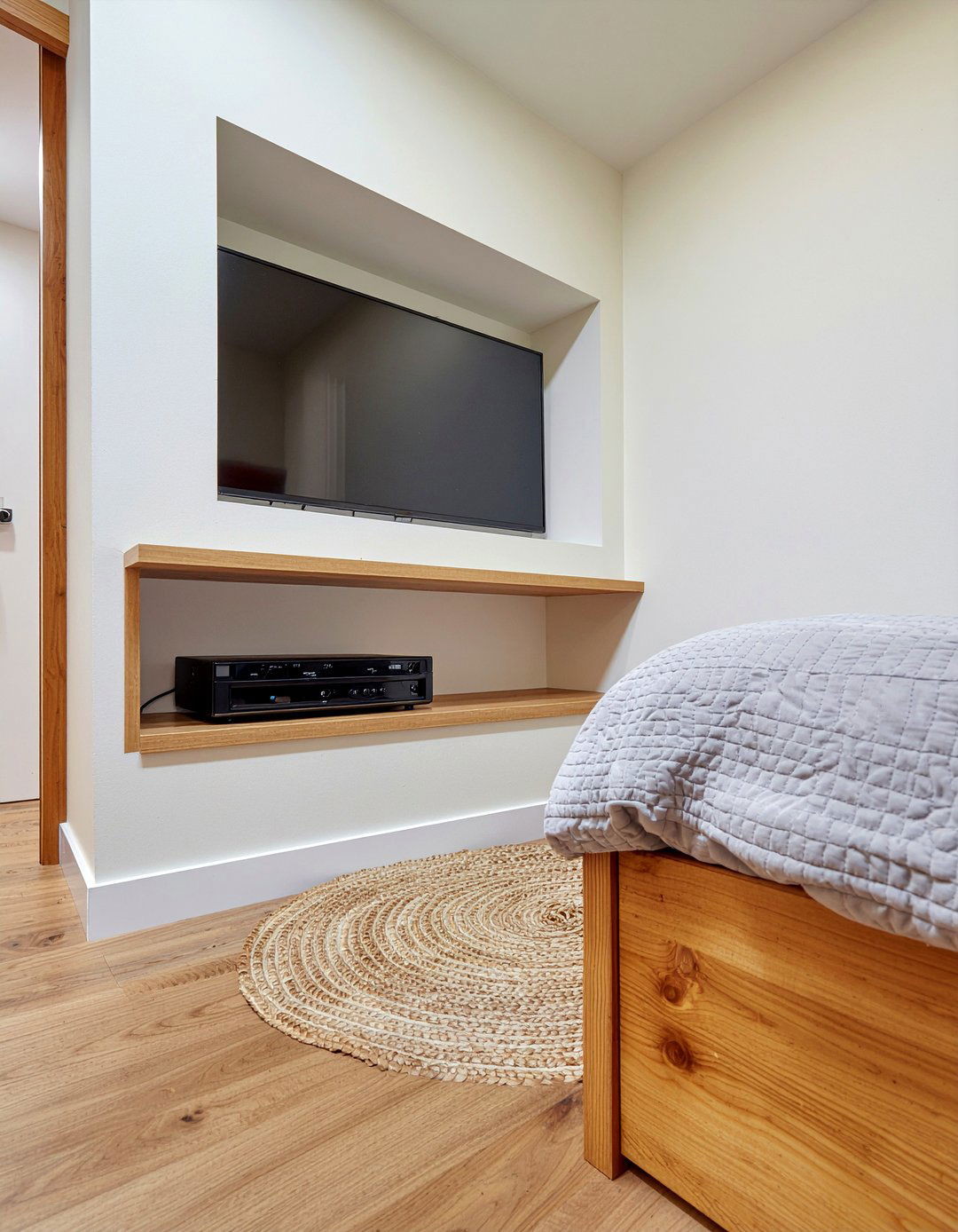 Bedroom alcove TV stand - 30 bedroom alcove ideas