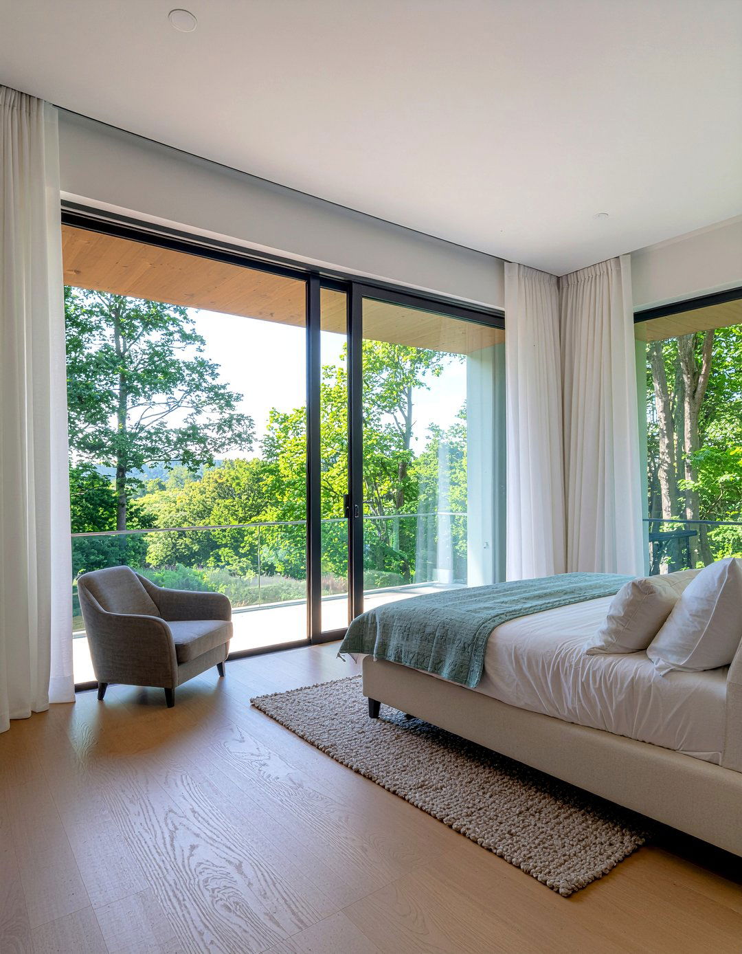 Bedroom floor to ceiling windows - 30 spacious bedroom ideas