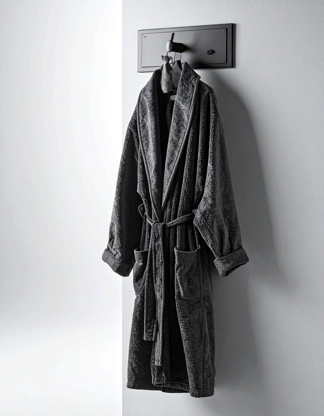 Behind the door hook - 30 bedroom storage hacks