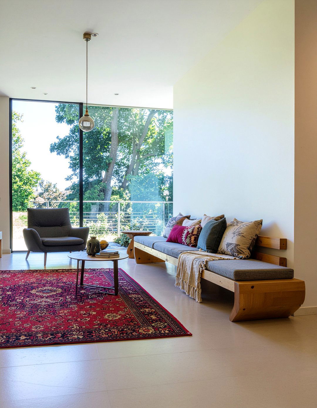 Bench Column - 30 living room column ideas