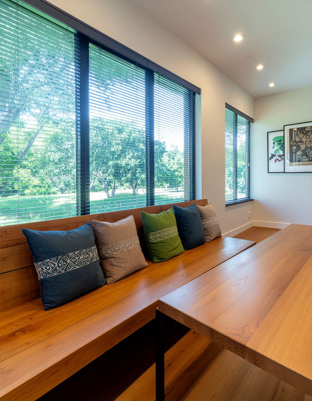 Bench seating dining room - 30 dining room transformation ideas