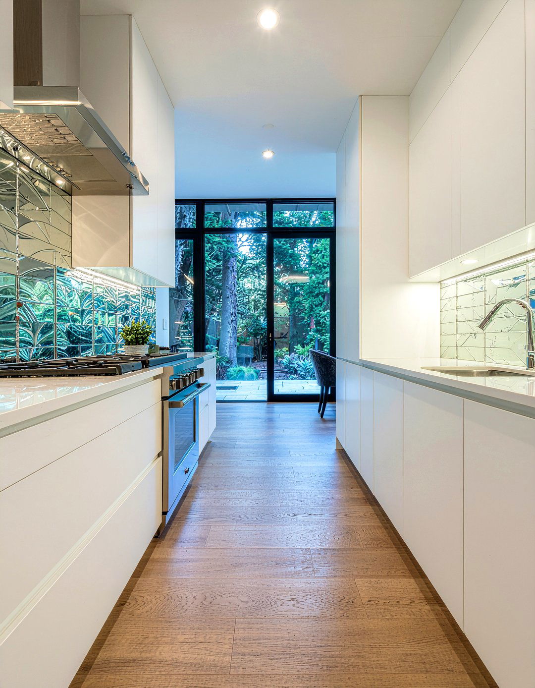 Beveled Mirror Tile - 30 mirror backsplash kitchen ideas