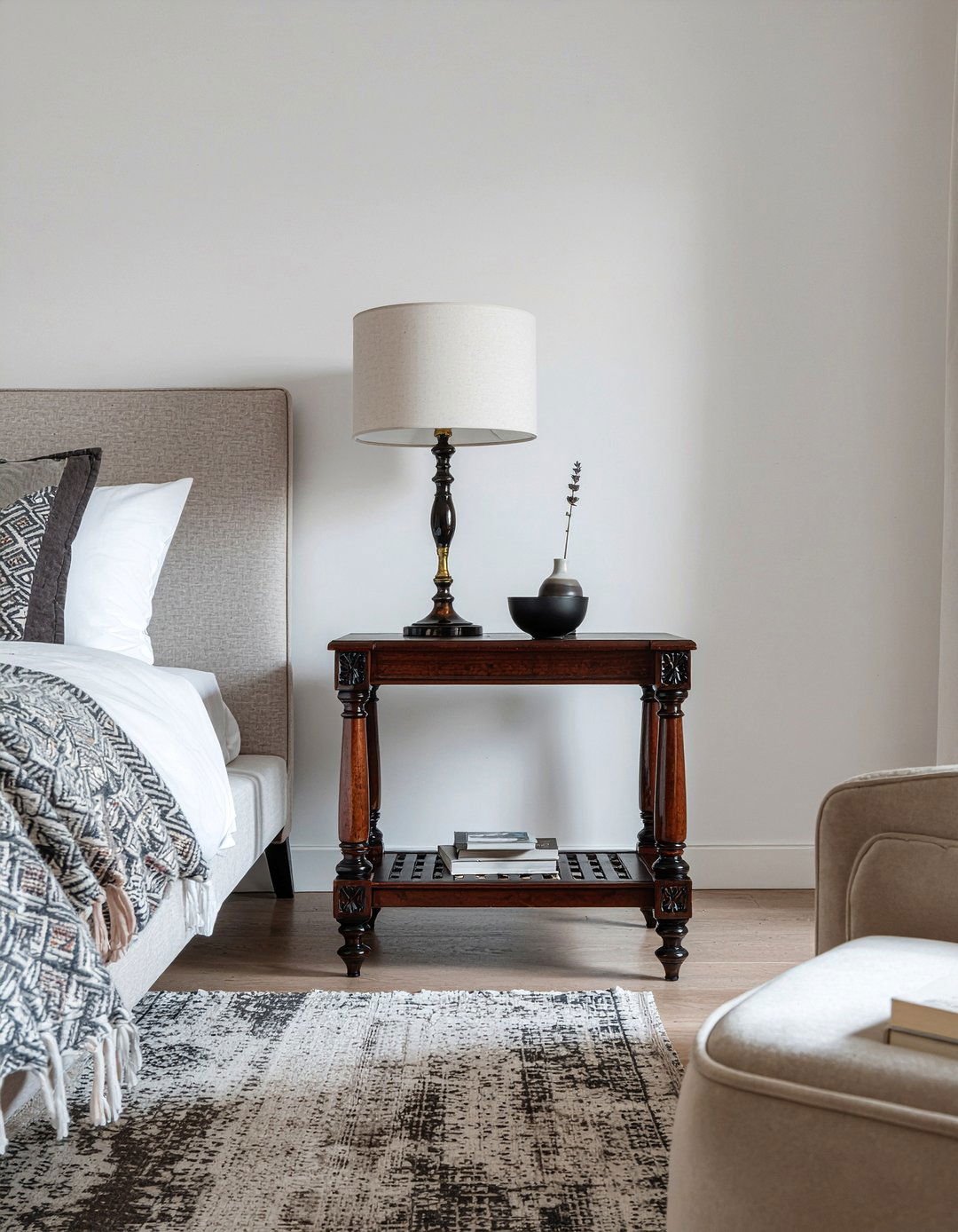 Biedermeier Nightstand - 30 bedroom vintage nightstands