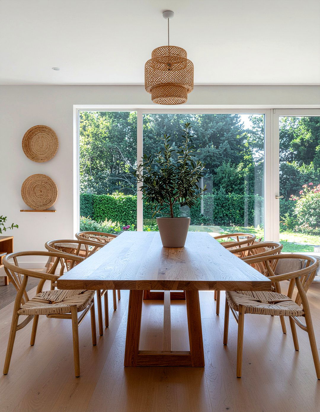 Biophilic Dining Room - 30 current dining room ideas