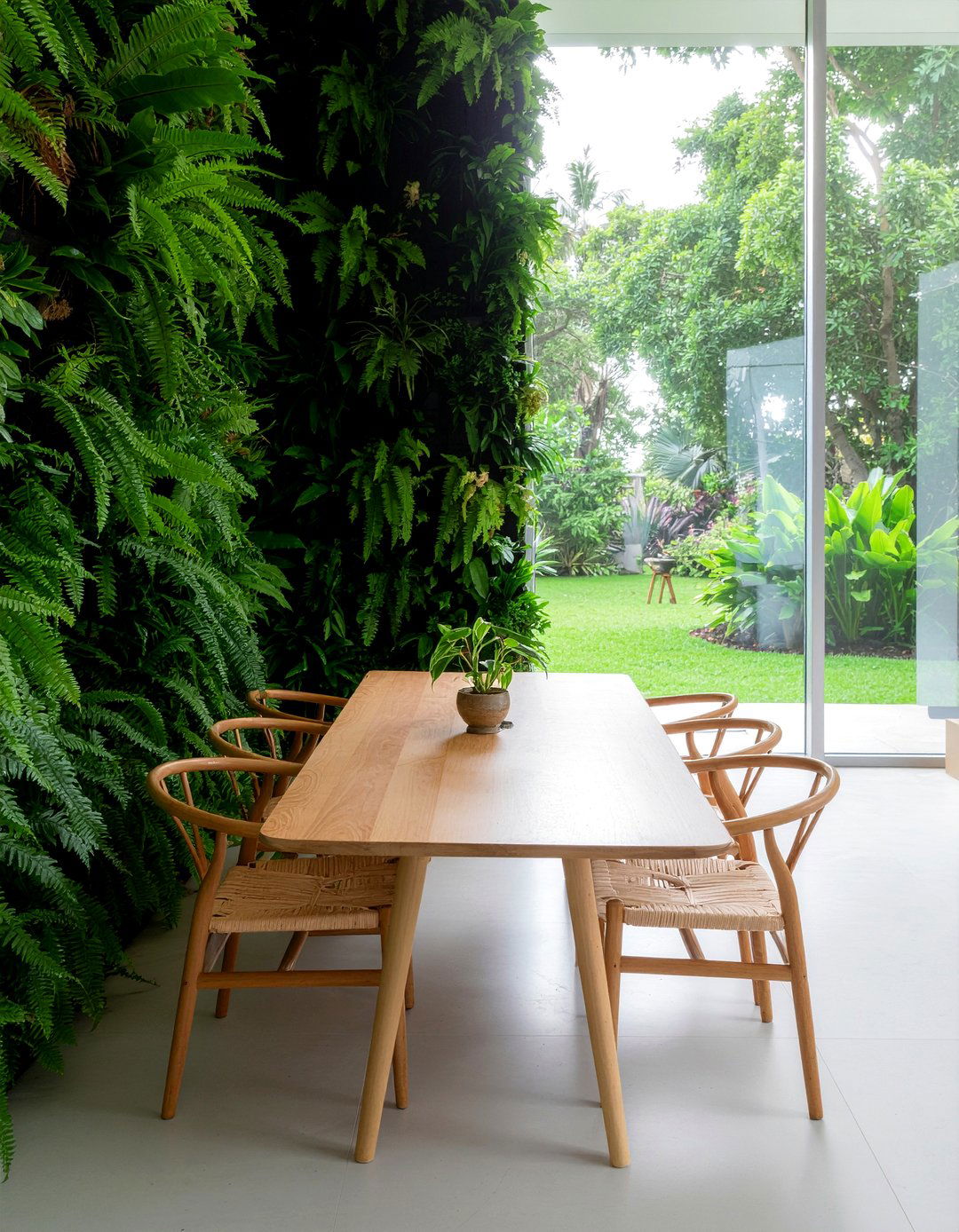 Biophilic Dining Space - 30 personalized dining room ideas