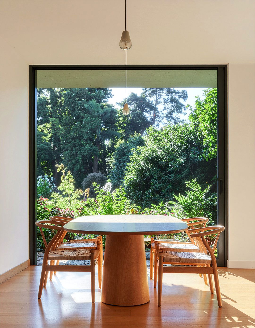 Biophilic dining room layout - 30 environmentally friendly dining room ideas