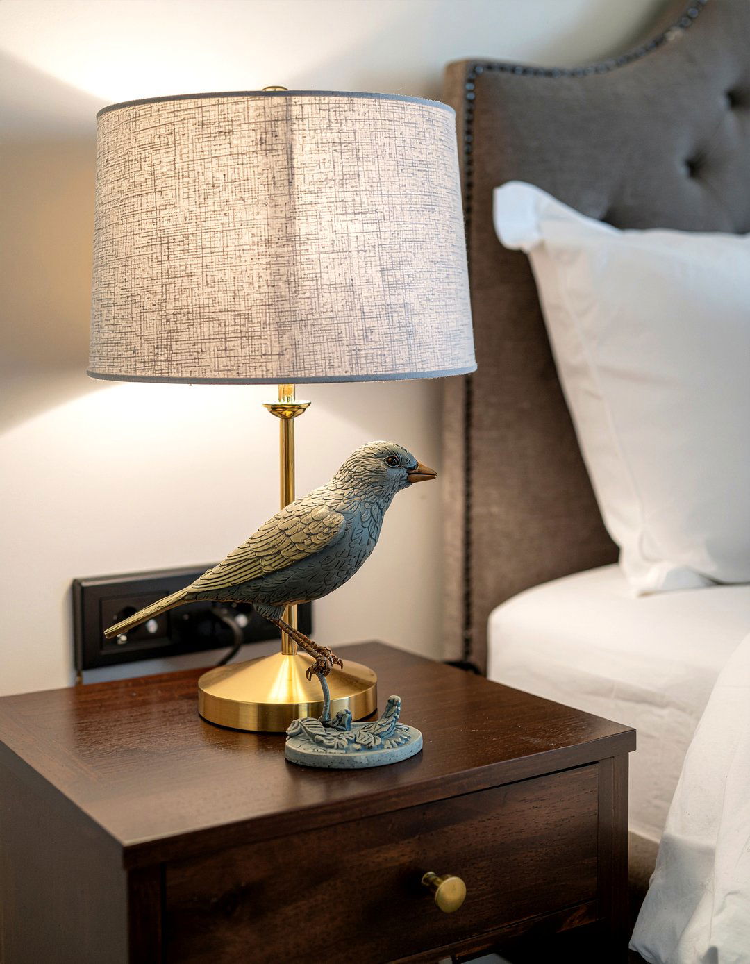Bird Table Lamp - 30 bird bedroom ideas