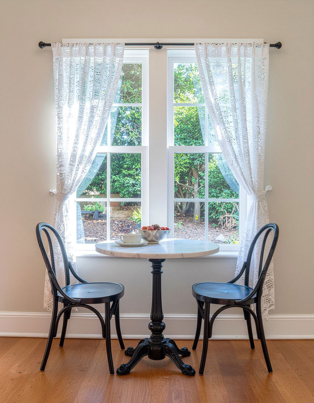 Bistro Curtains - 30 kitchen window treatment ideas