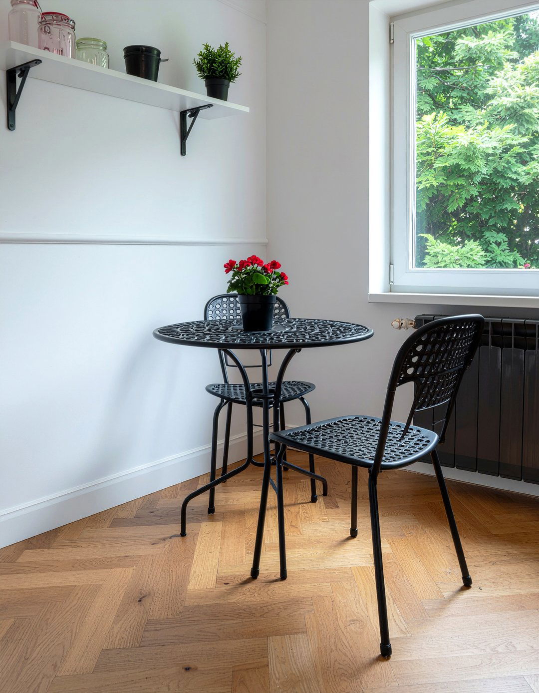 Bistro Table Set - 30 kitchen nook ideas