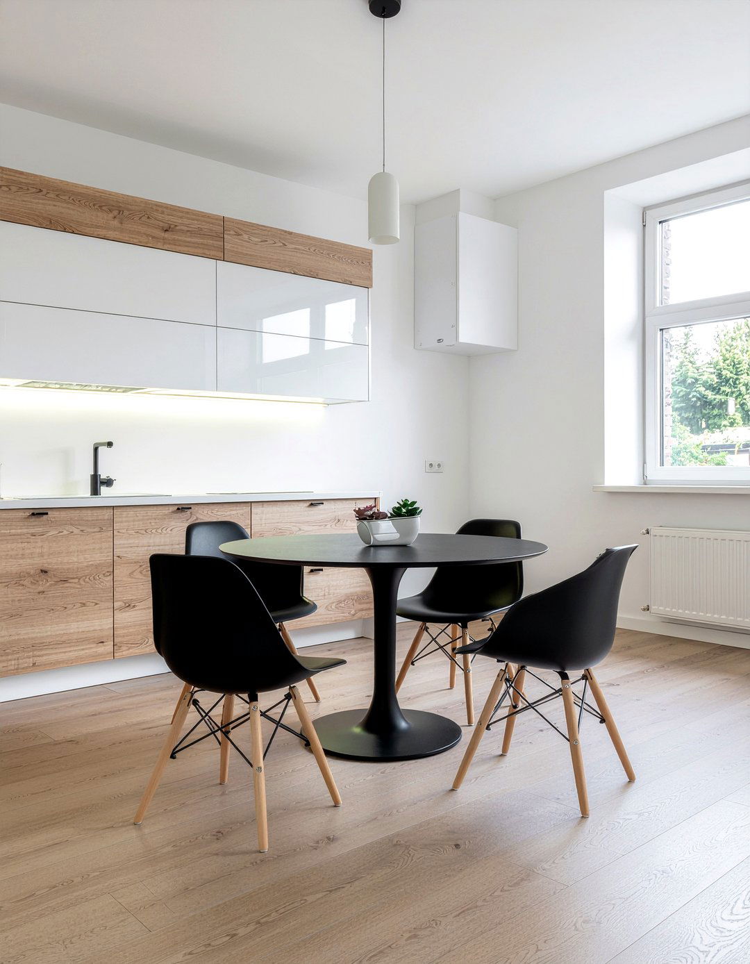 Black Accent Dining Chairs - 30 Danish dining room ideas