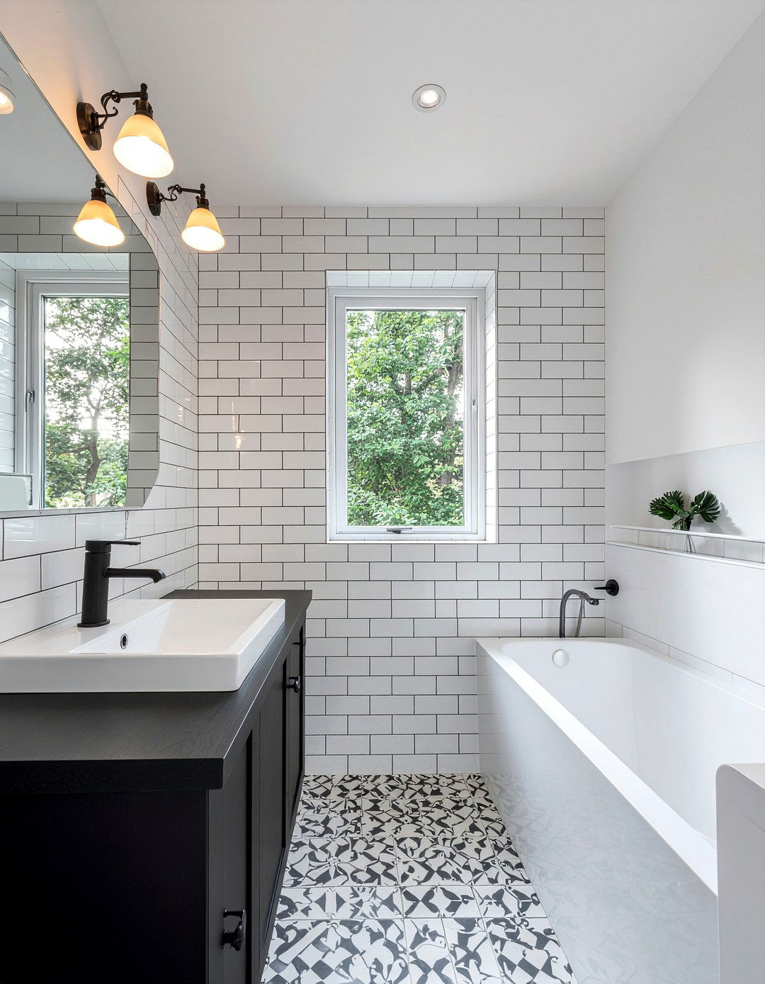 Black And White Bathroom - 30 girls bathroom ideas