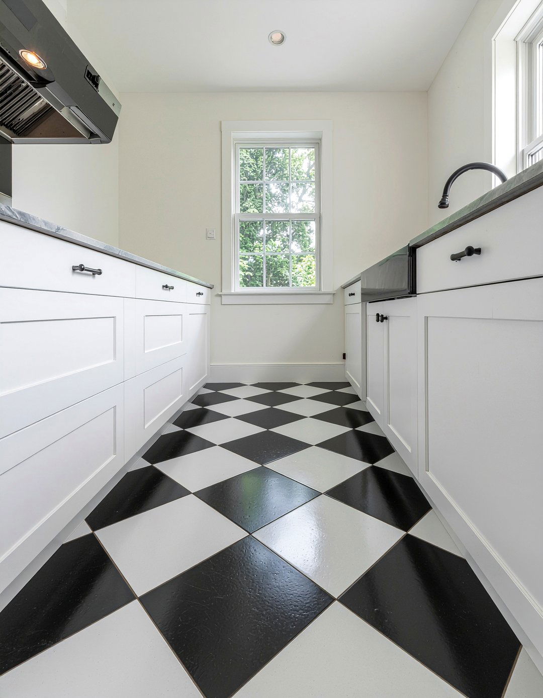 Black And White Checkered Kitchen Floor - 30 black and white kitchen ideas