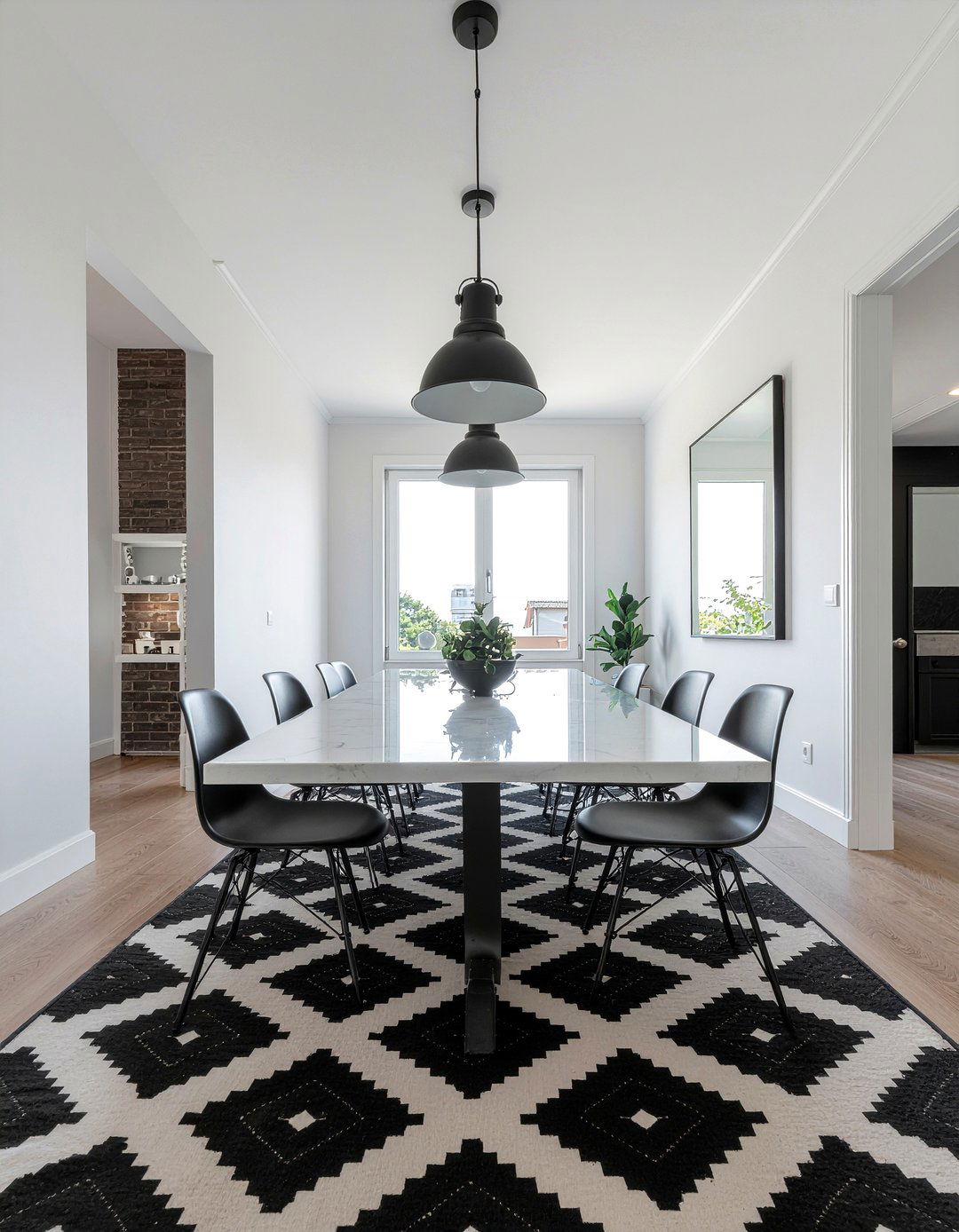 Black And White Dining - 30 elegant dining room ideas