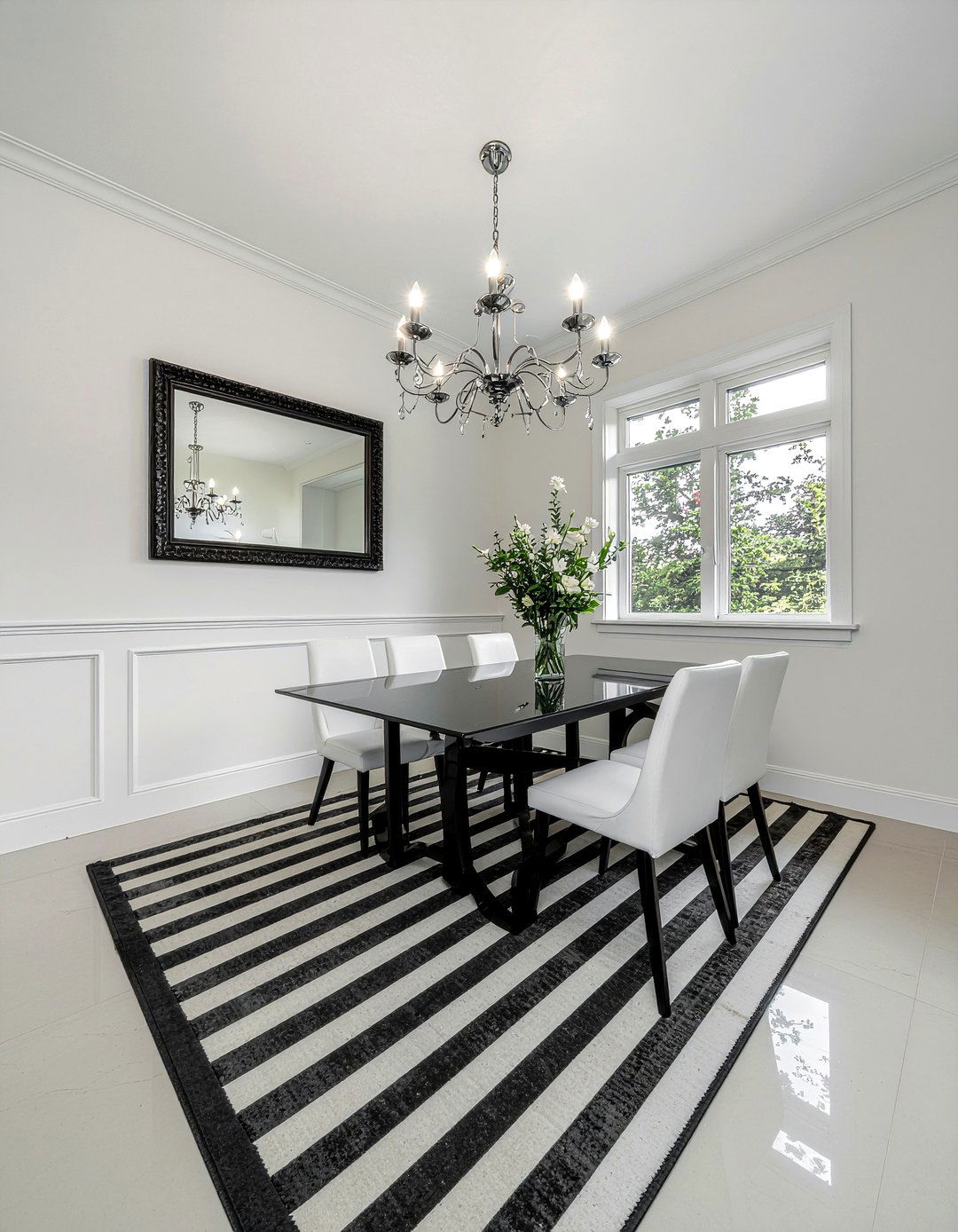 Black And White Dining Room - 30 inviting dining room ideas