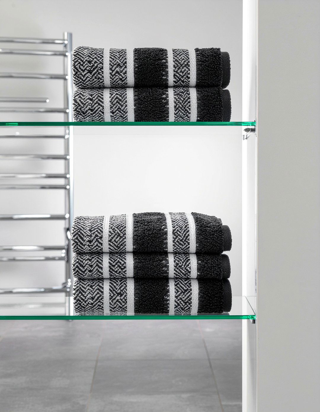 Black And White Towels - 30 bathroom linens ideas