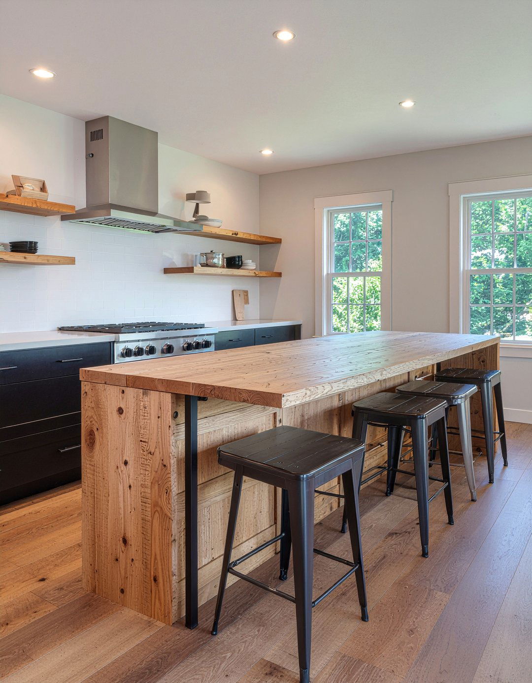 Black And Wood Kitchen - 30 black kitchen ideas