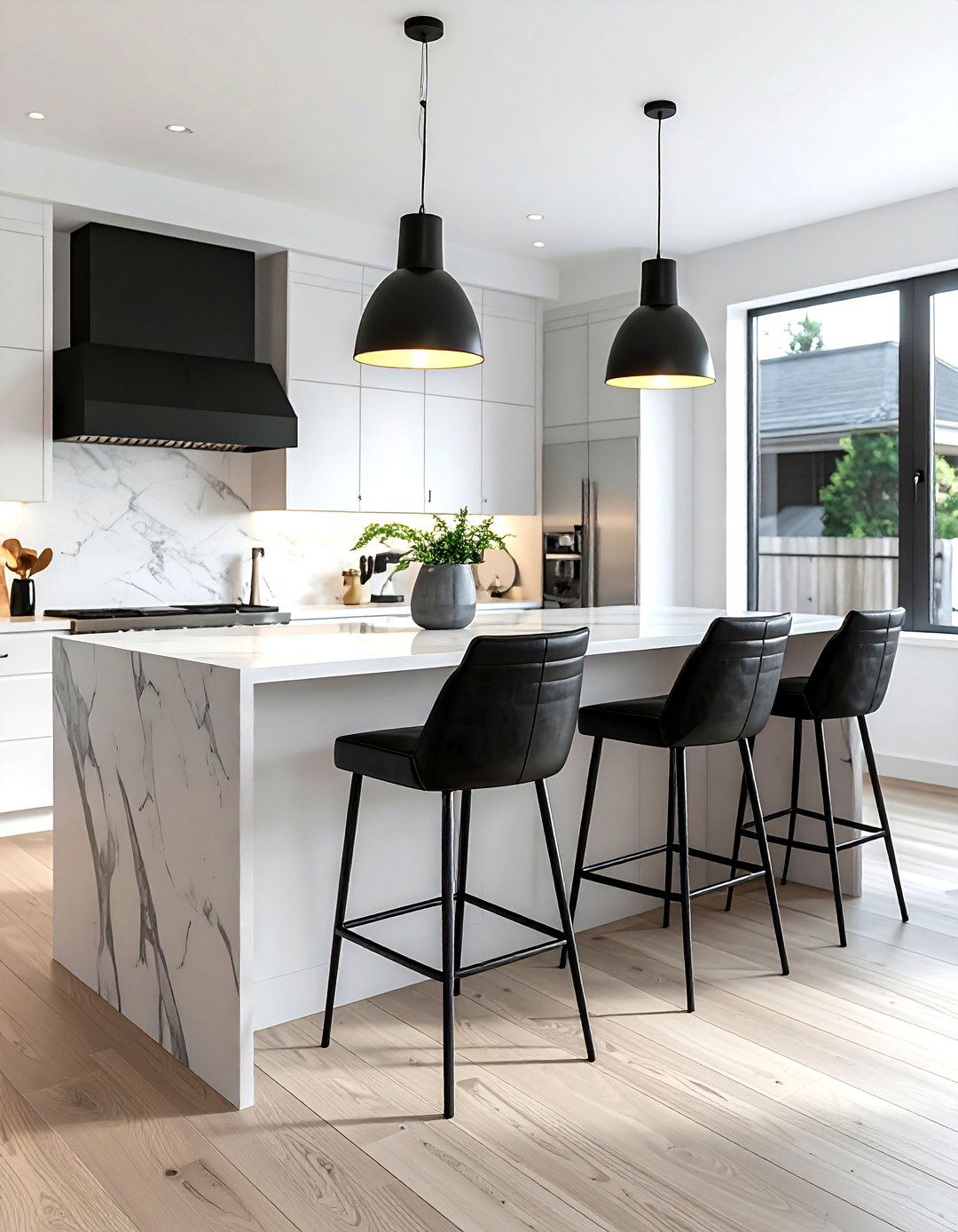 Black Bar Stools - 30 black accent kitchen ideas