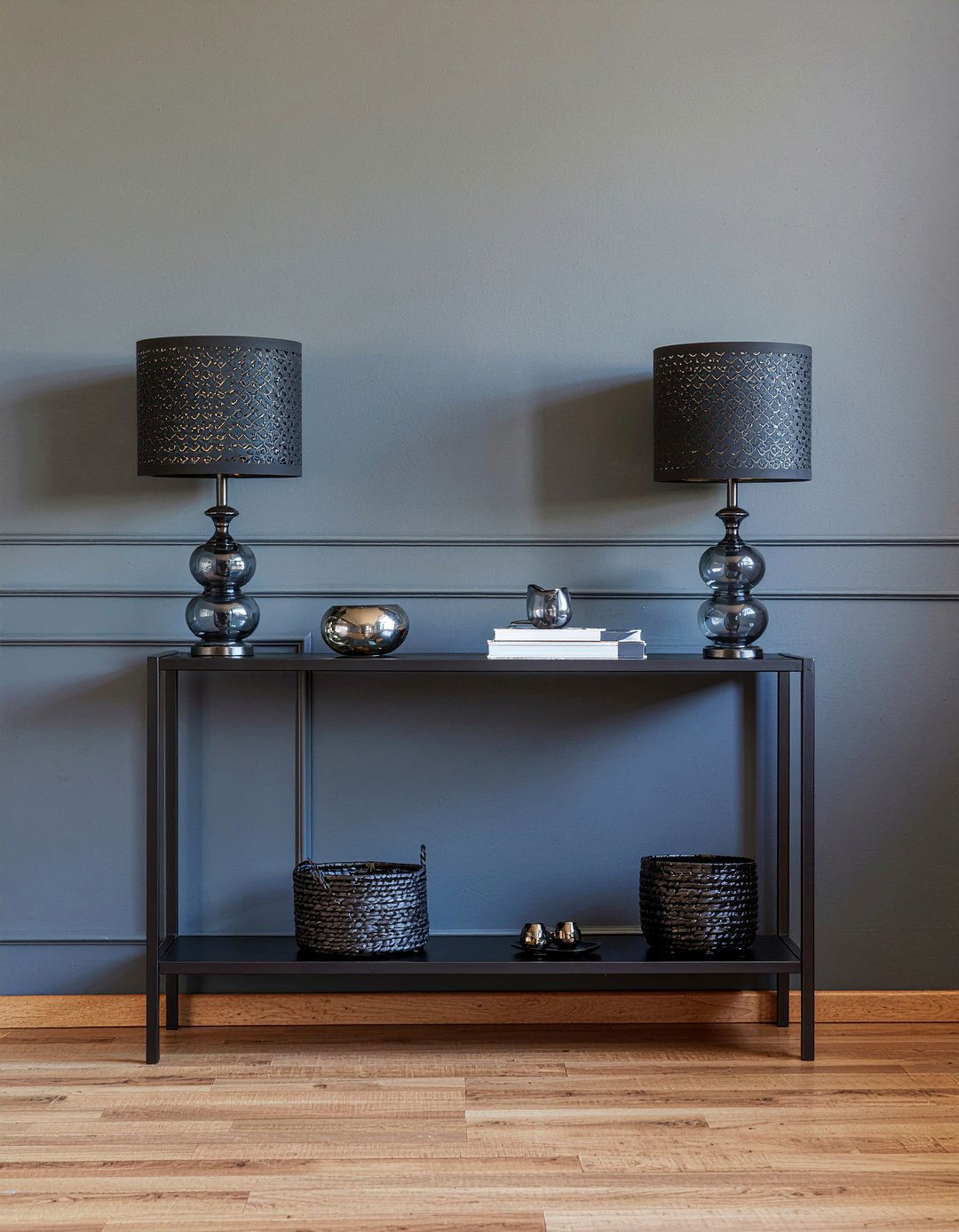 Black Console Table - 30 all black living room ideas