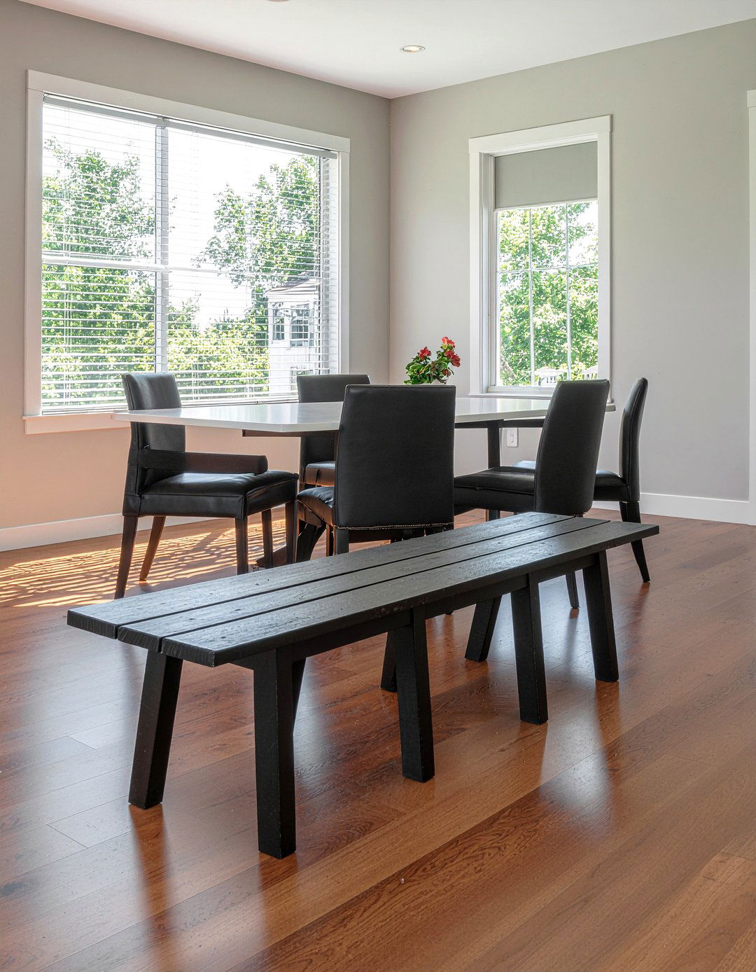 Black Dining Bench - 30 black and white dining room ideas