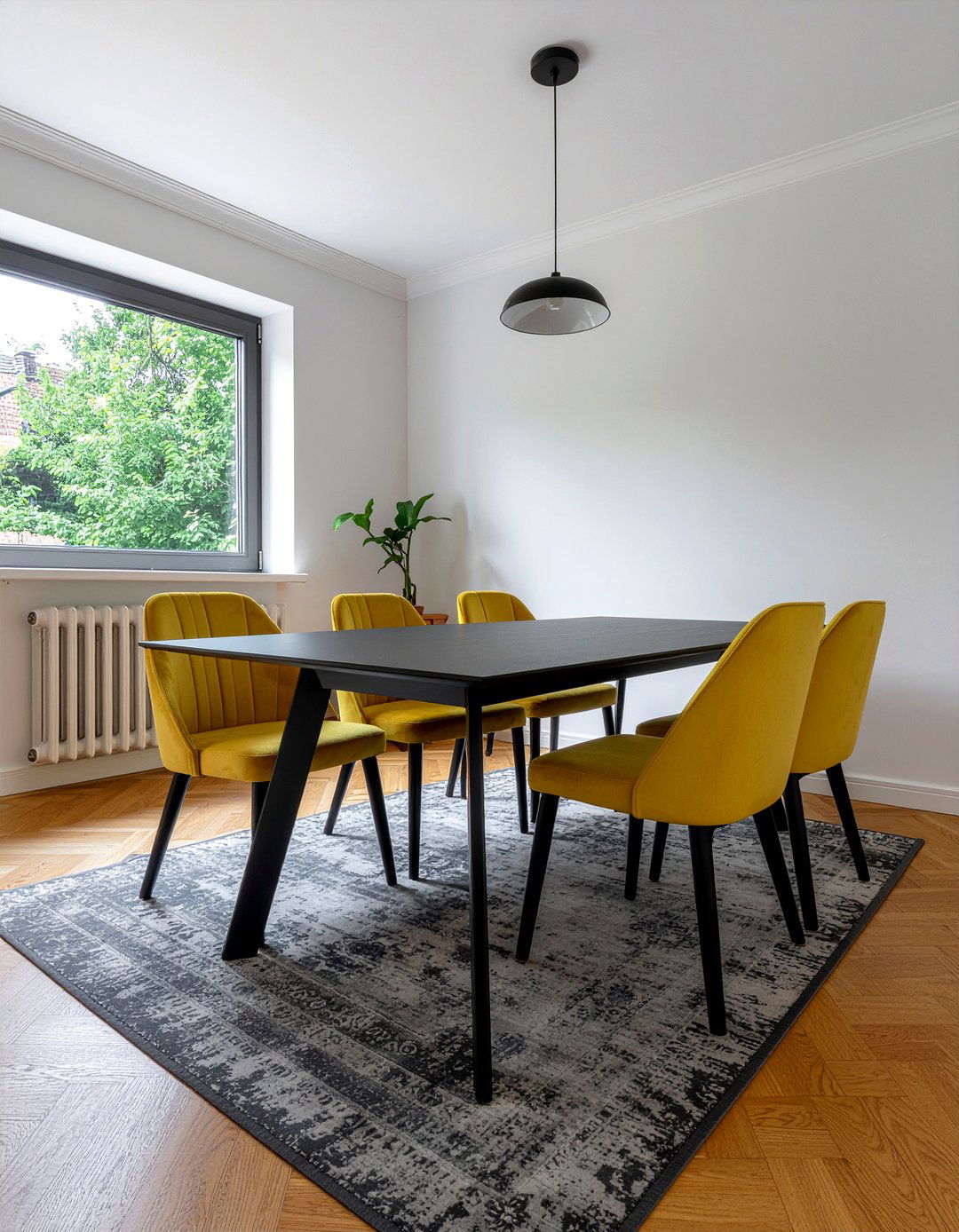 Black Dining Room Table - 30 dining room facelift ideas