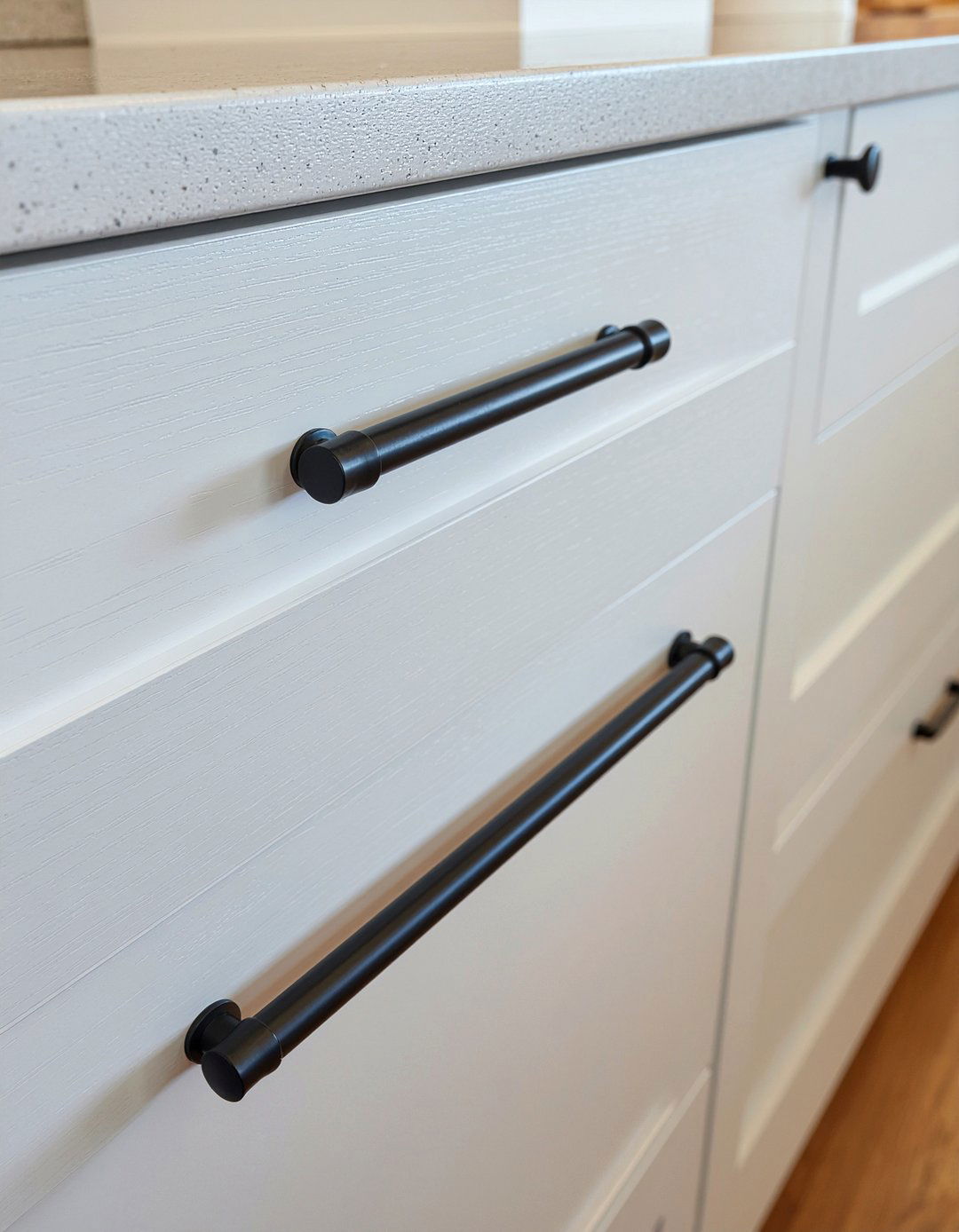 Black Hardware - 30 Fixer Upper kitchen ideas