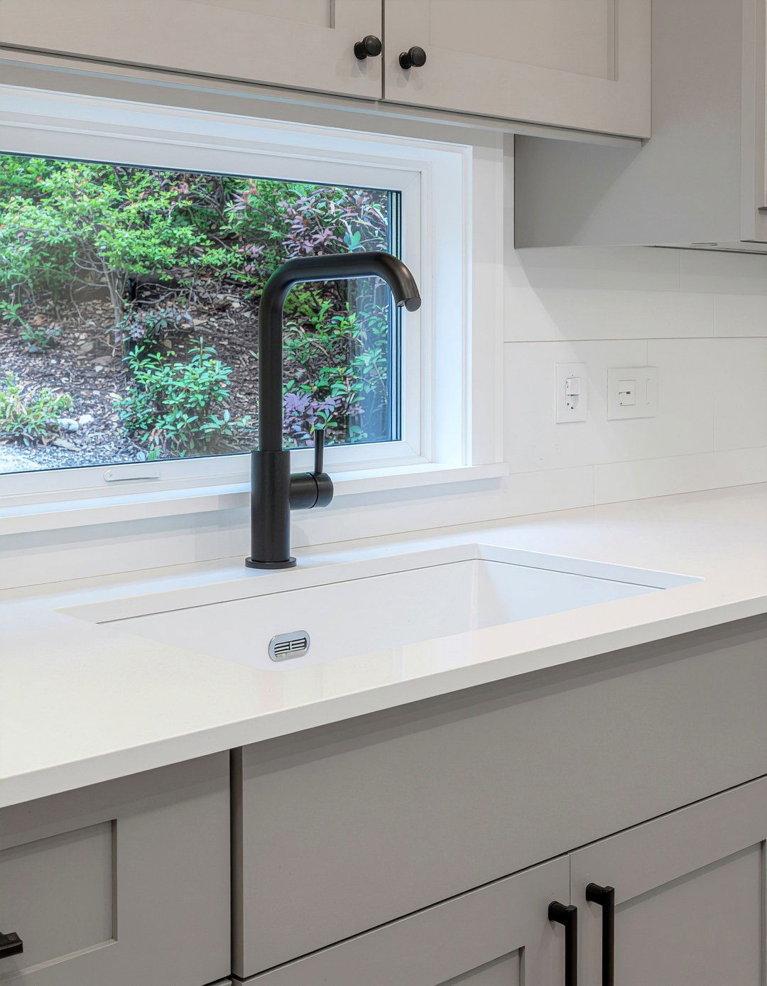 Black Kitchen Faucet Hardware - 30 show home kitchen ideas