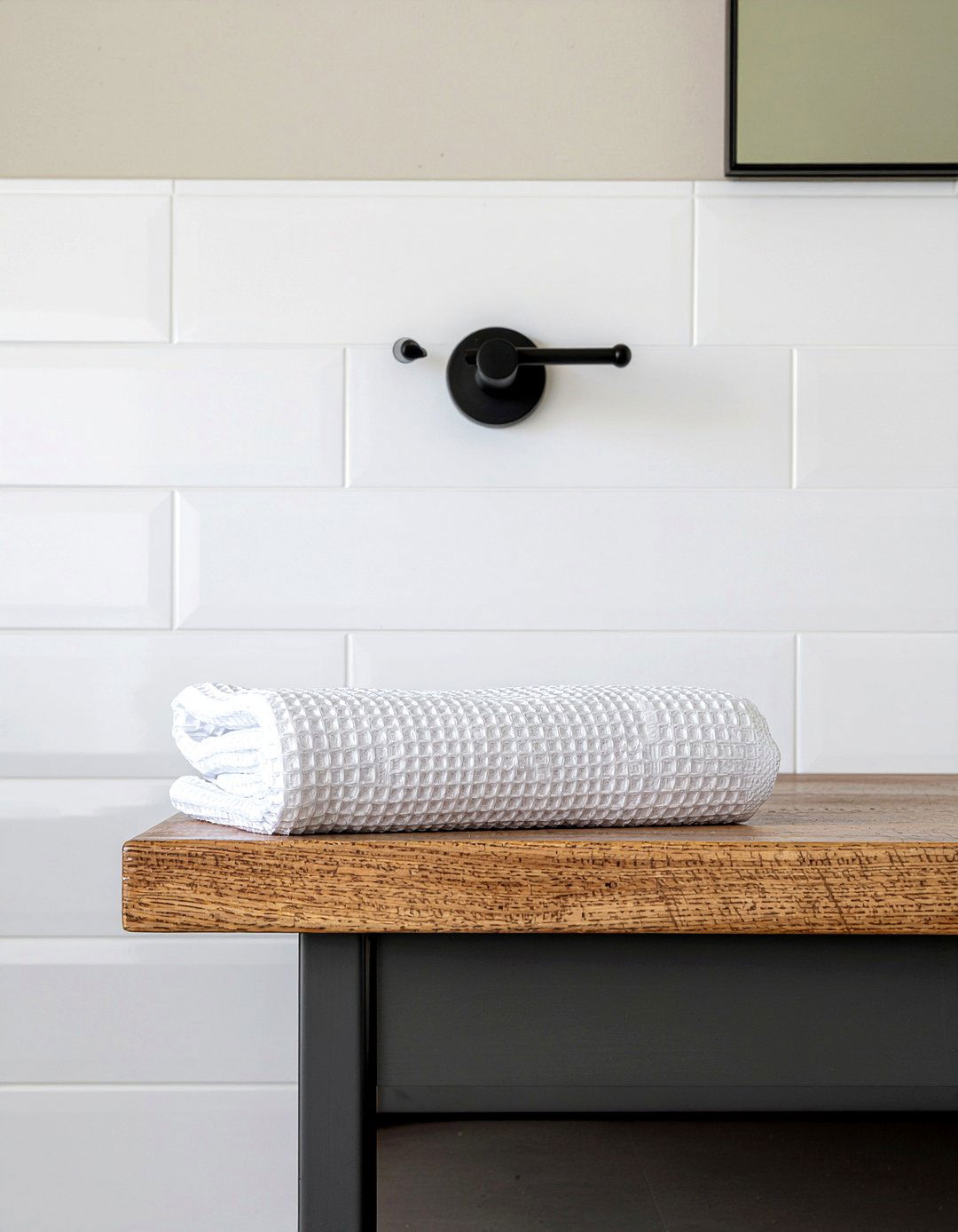 Black Towel Bar - 30 bathroom simple change ideas