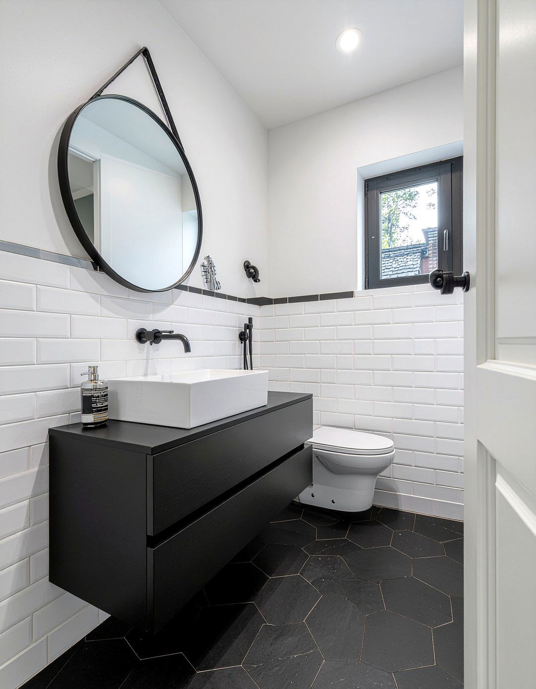 Black and white bathroom - 30 perfect bathroom ideas