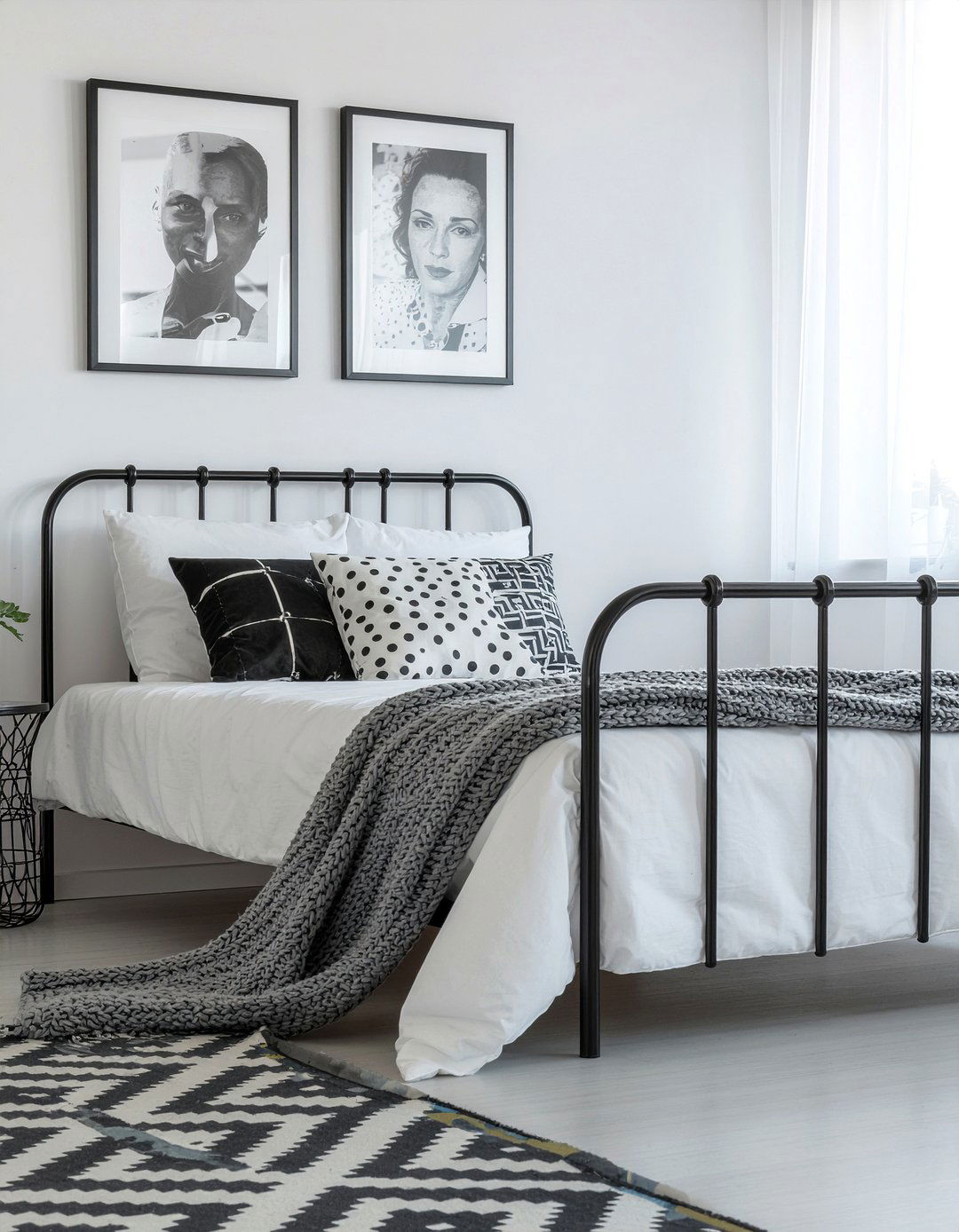 Black and white bedroom - 30 tween bedroom ideas