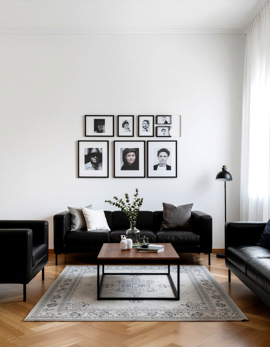 Black and white photo wall - 30 living room photo displays