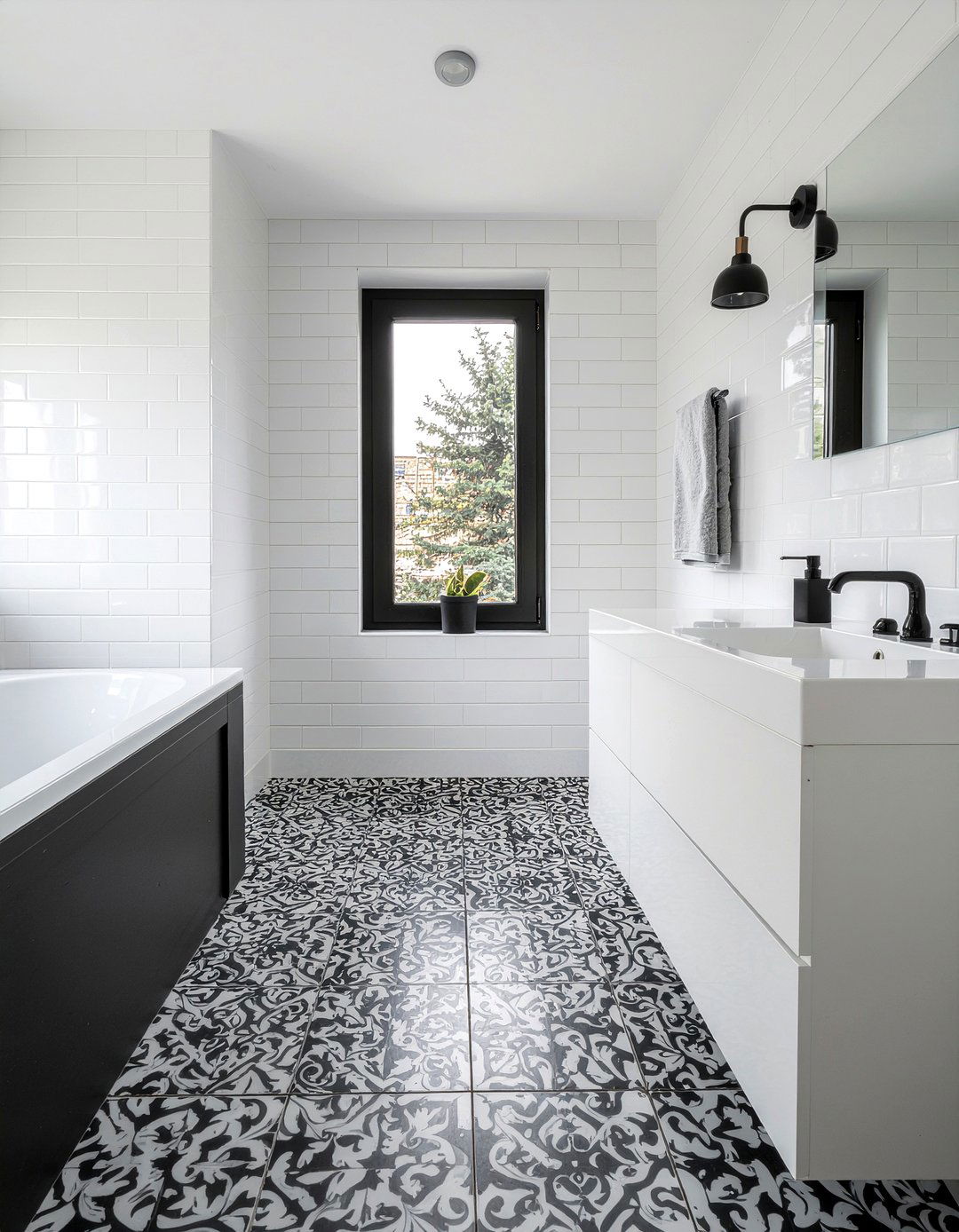 Black and white tile - 30 bathroom tile ideas