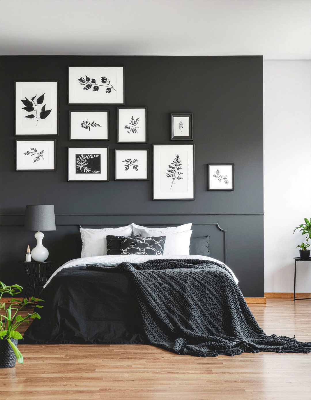 Black gallery wall - 30 gothic bedroom ideas