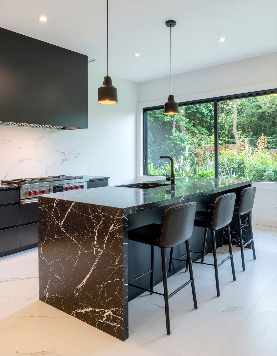Black marble kitchen island - 30 sleek modern kitchen ideas