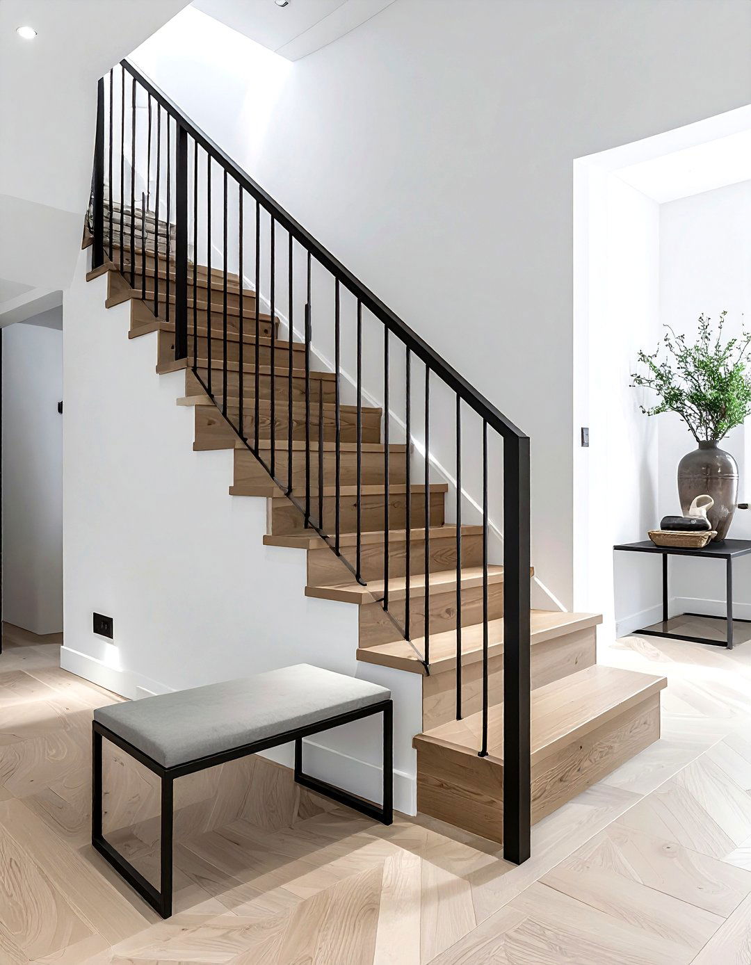 Black metal railing - 30 stair railing ideas