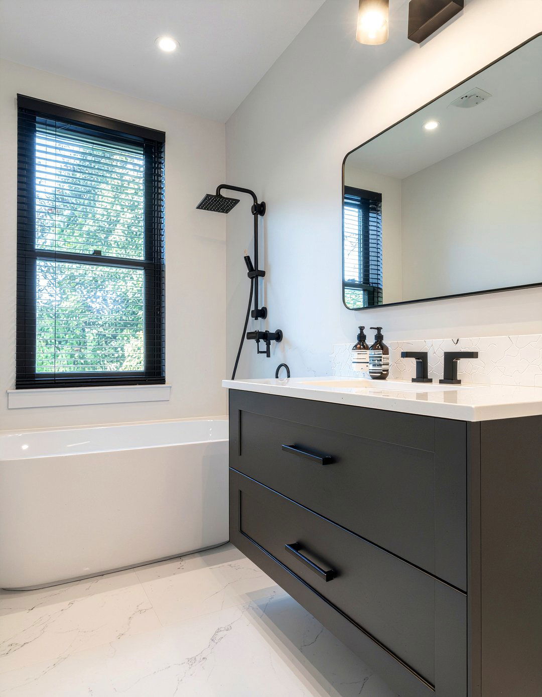 Black plumbing fixtures - 30 bathroom gut renovation ideas