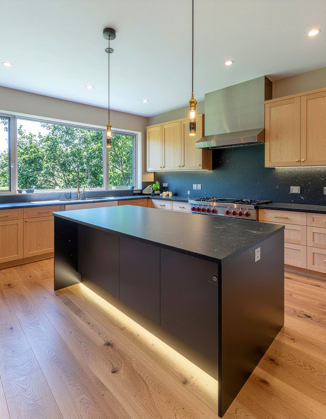 Black quartz kitchen countertops - 30 quartz countertop kitchen ideas