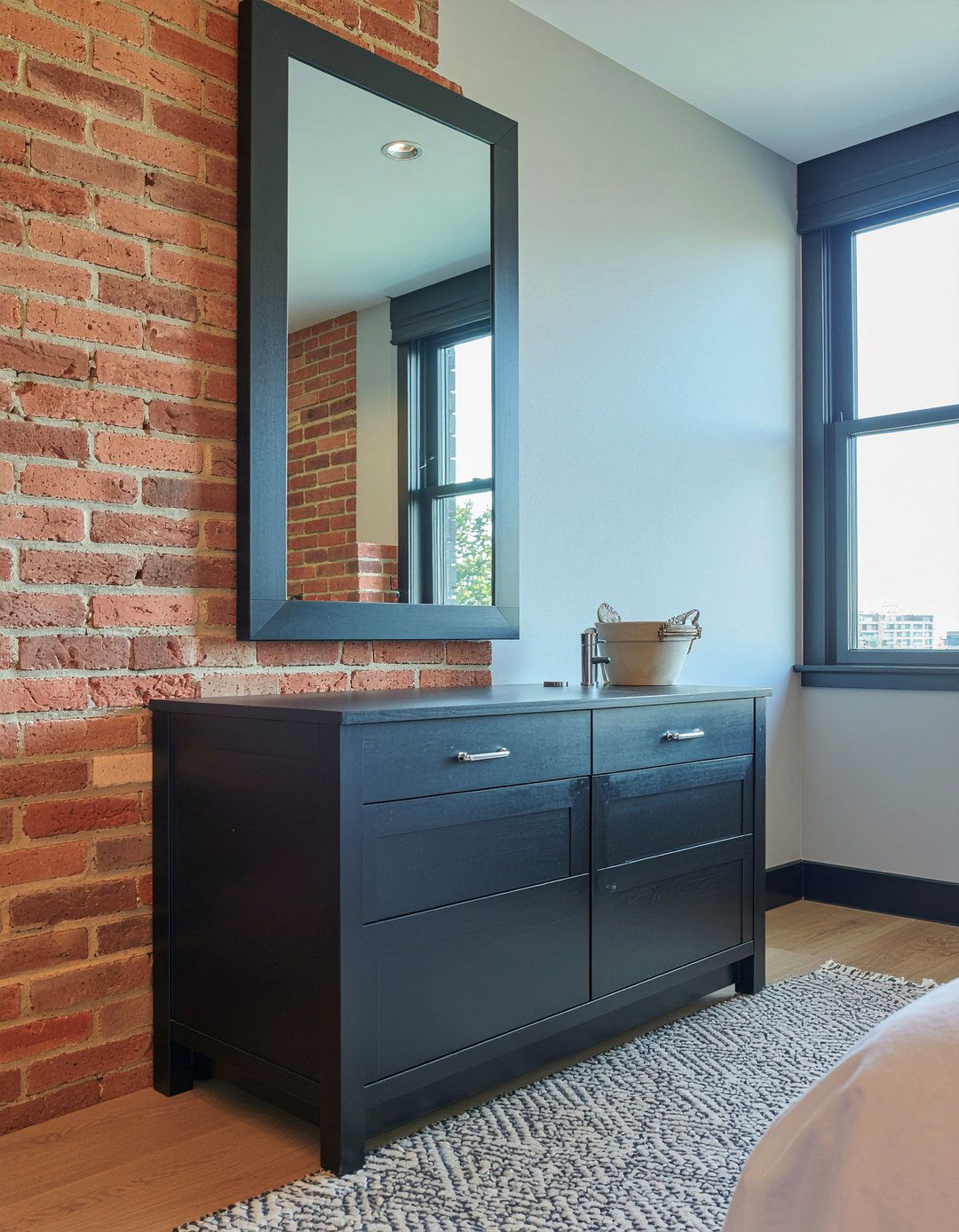 Black vanity - 30 bedroom vanities