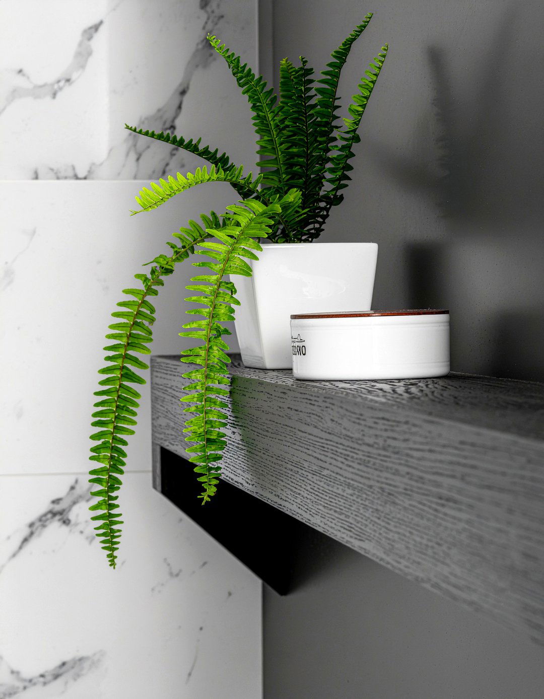 Black wood bathroom shelf - 30 bathroom etagere ideas