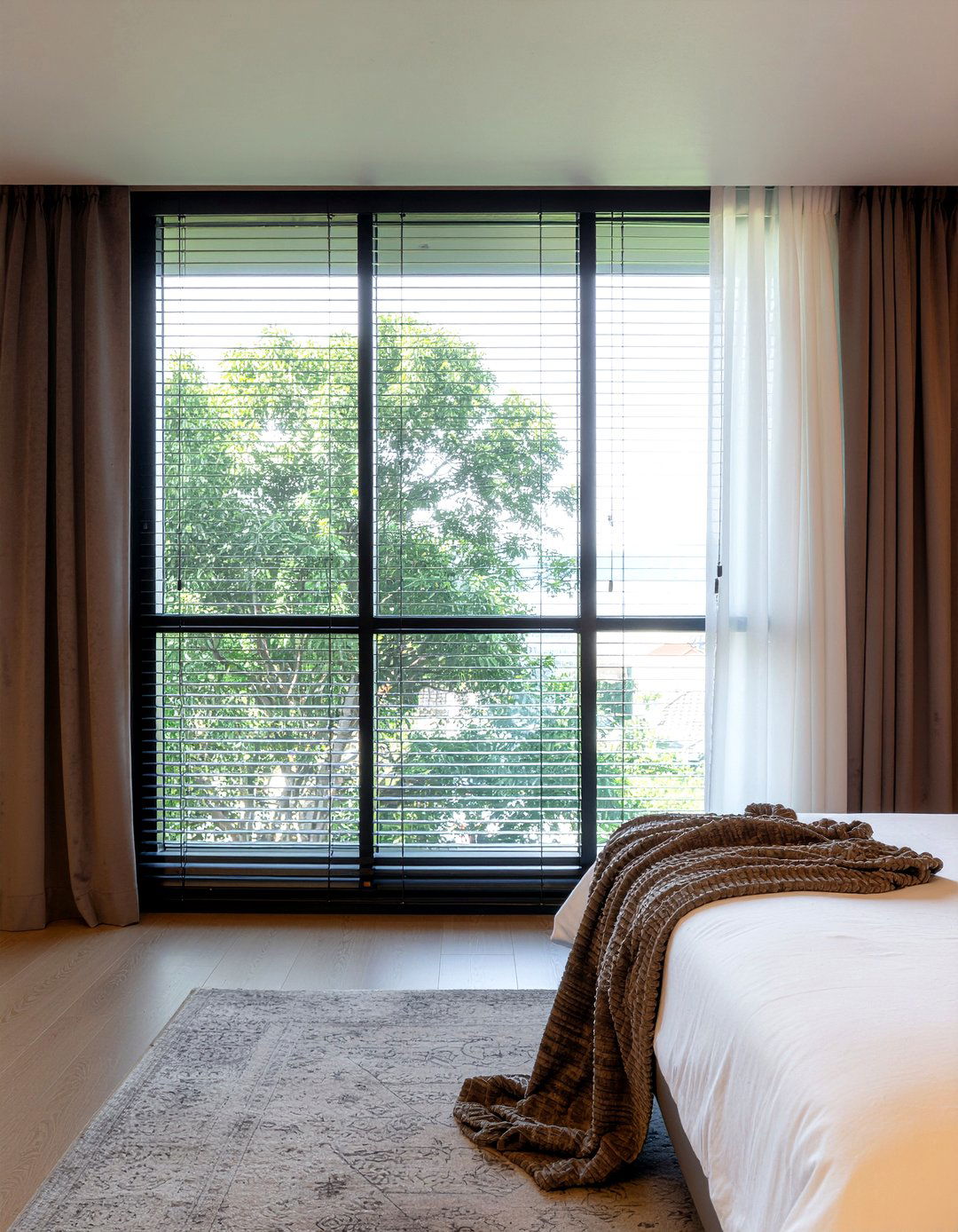 Blackout curtains for bedroom - 30 sleep-friendly bedroom ideas