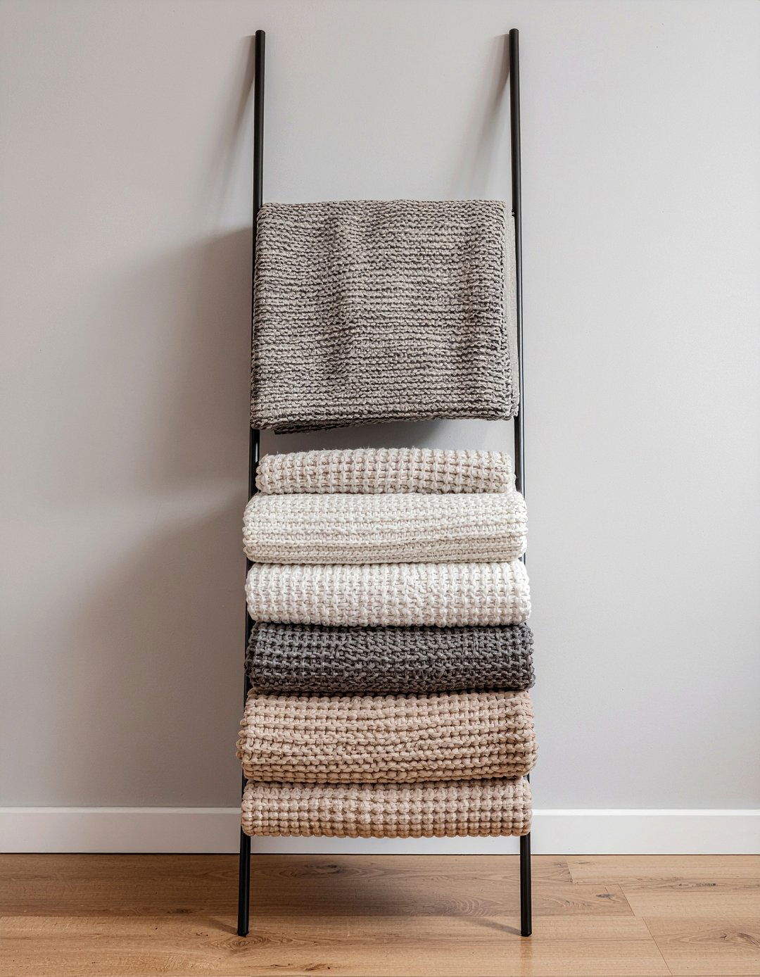 Blanket Ladder Display - 30 no damage living room ideas
