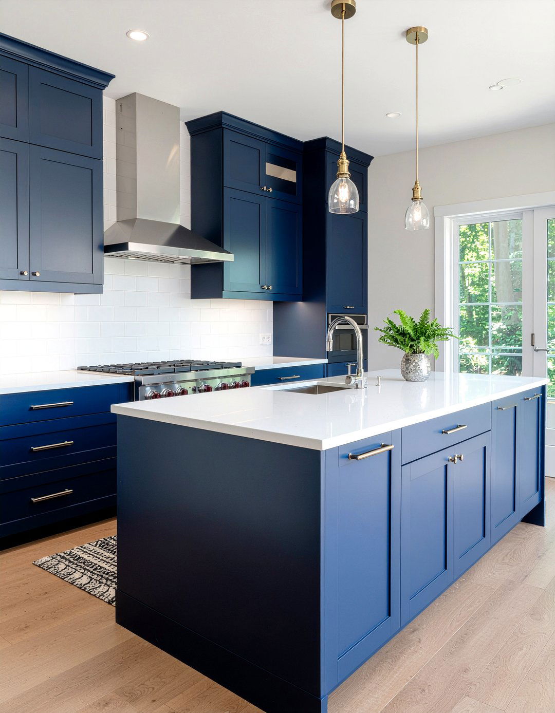 Blue Peninsula - 30 kitchen peninsula ideas