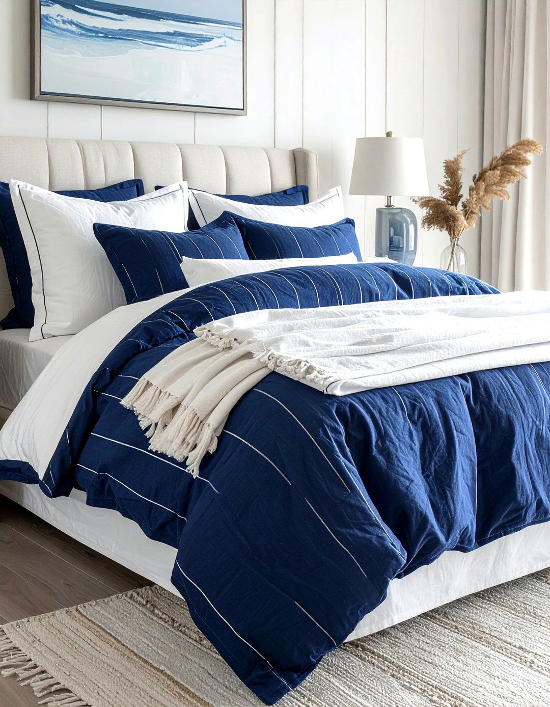 Blue and white bedding - 30 beach decor ideas
