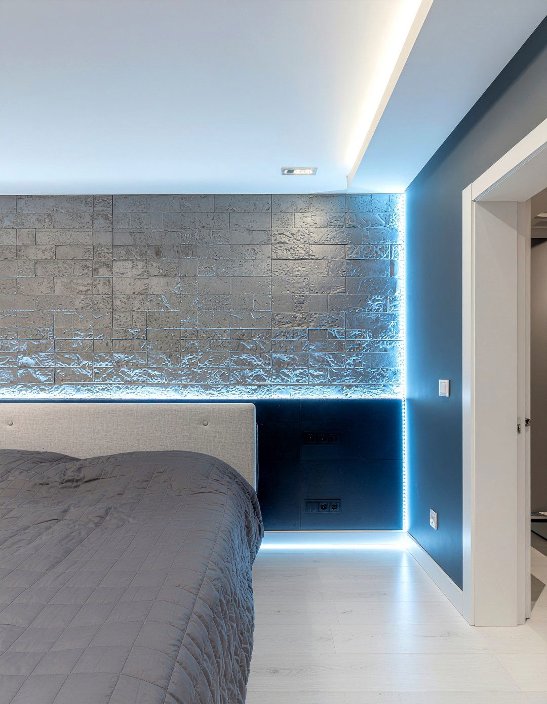 Blue led lighting - 30 underwater bedroom ideas