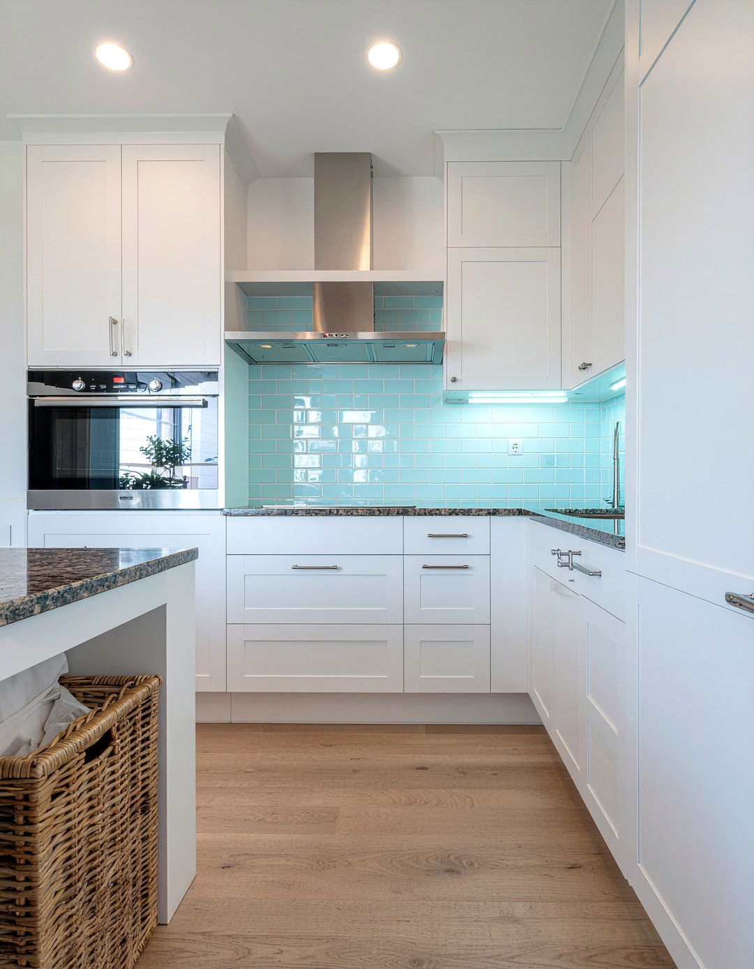 Blue subway tile backsplash - 30 beach kitchen ideas