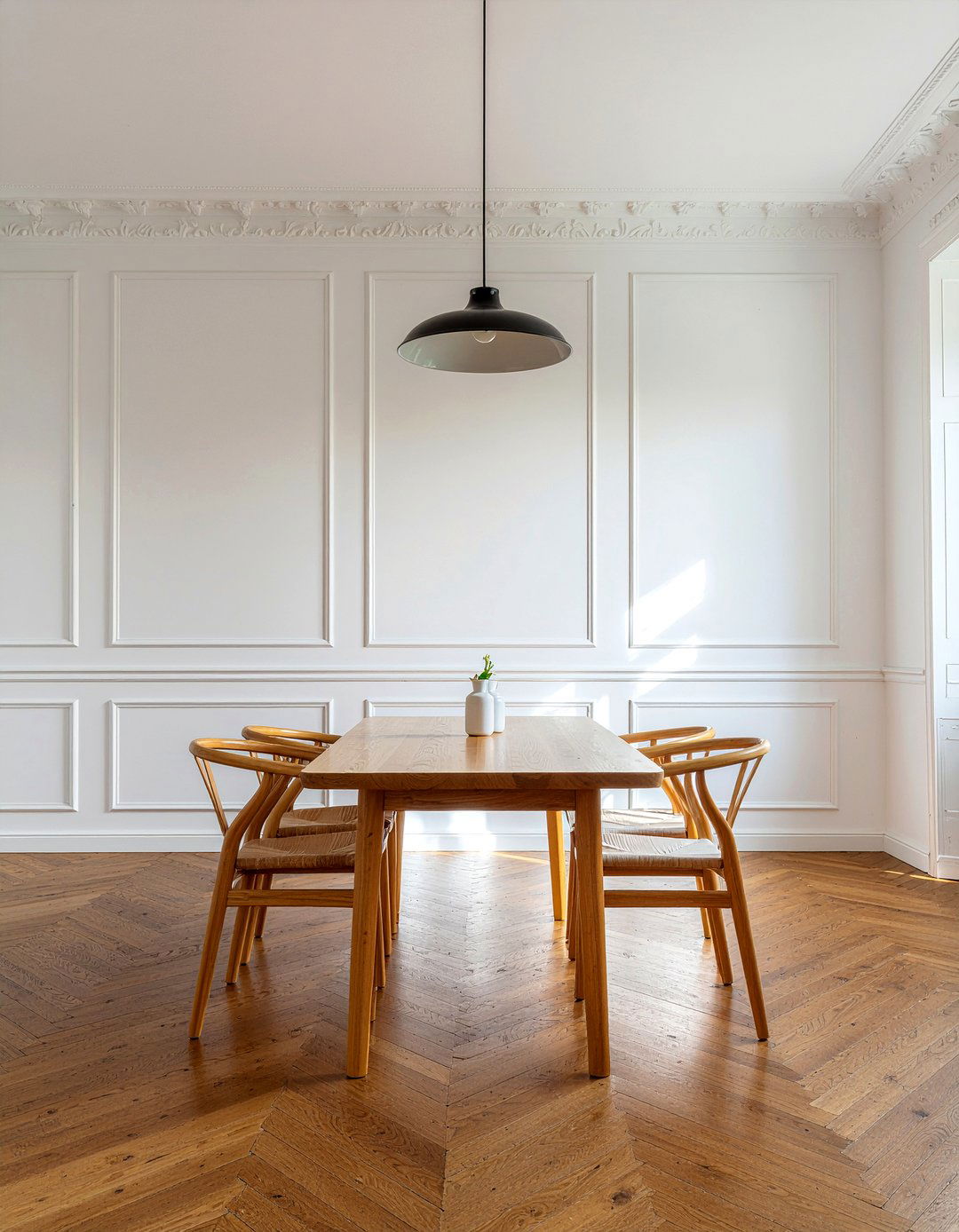 Boiserie Wall Panel Dining - 30 Parisian dining room ideas