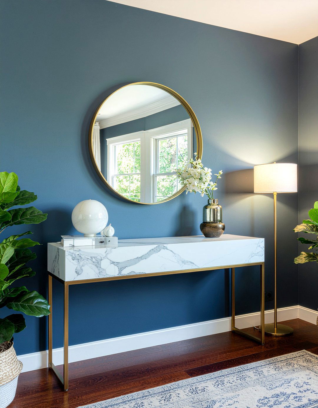 Bold Accent Wall - 30 living room anchor piece ideas